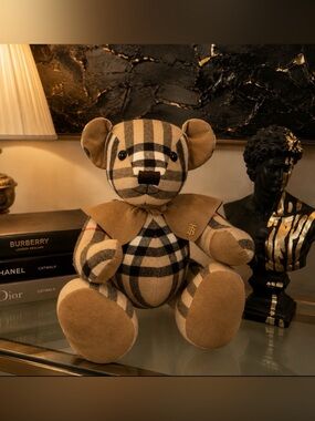 NewBURBERRY Thomas Bear Large Cashmere Item Number 80651931 Regular Price $3,490